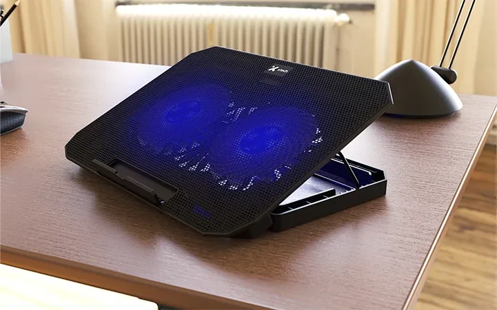 Xtech - Notebook stand - 15.6" black w blue LED XTA-156