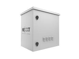 Nexxt Solutions Infrastructure - Outdoor Pole Mount Cabinet - SPCC steel - Light gray powder coat - Incluye acc montaj barra tierr